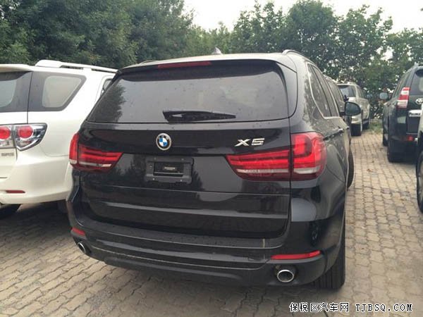 2014款寶馬X5美規(guī)版 港口現(xiàn)車標(biāo)配熱賣70萬起