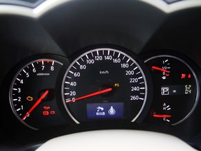 2014款日產貴士商務車 天津港港現(xiàn)車特價促銷