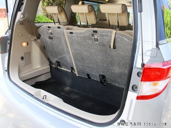 2014款日產貴士商務車 天津港港現(xiàn)車特價促銷