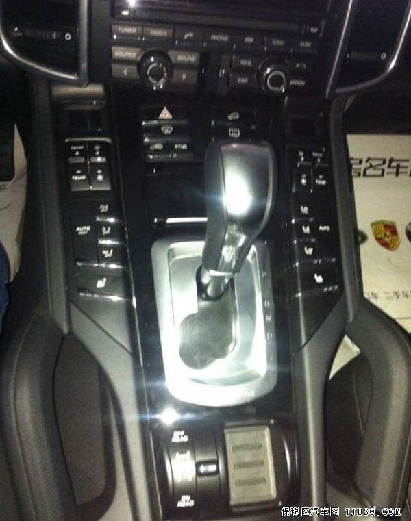 2014款保時(shí)捷卡宴美規(guī)版 天津港現(xiàn)車降價(jià)促銷