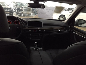 2014款美規(guī)寶馬X5 天津現(xiàn)車(chē)爆底熱銷(xiāo)奢華享受