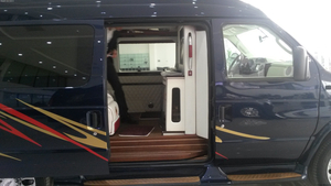 新款福特E350鉑金版 現(xiàn)車明星房車限時(shí)出售