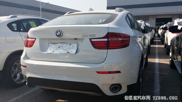 2014款寶馬X6中東版 20輪/桃木內(nèi)飾現(xiàn)車71萬(wàn)特惠