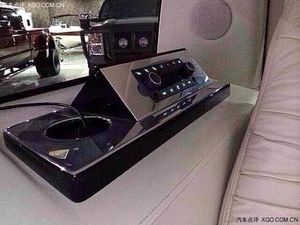 悍馬加長版貴族血統(tǒng) 天津現(xiàn)車奢華享受大氣之選