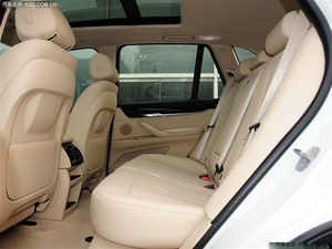 2014款寶馬X5現(xiàn)車瘋狂促銷 獨(dú)領(lǐng)風(fēng)潮精英本色
