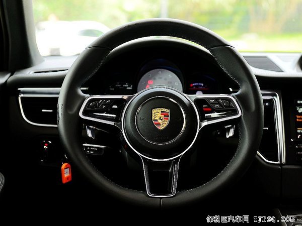 新款保時(shí)捷小卡宴現(xiàn)車再降 風(fēng)尚版MACAN低報(bào)價(jià)
