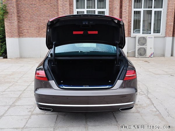 新款奧迪A8L現(xiàn)車全系讓利 旗艦W12奧迪行情優(yōu)惠價