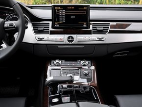 新款奧迪A8L現(xiàn)車全系讓利 旗艦W12奧迪行情優(yōu)惠價