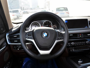 2014款寶馬X5中規(guī)版現(xiàn)車速降 狂歡購享圣誕大禮