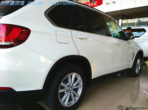 2014款寶馬X5現(xiàn)車秀底價(jià) 圣誕節(jié)傾城鉅惠獨(dú)占底價(jià)