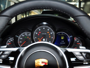 2015款保時捷卡宴現(xiàn)車傾售 全新卡宴節(jié)日特惠促