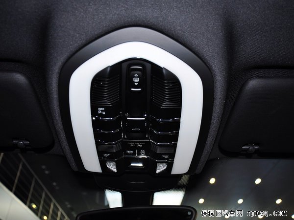 2015款保時捷卡宴現(xiàn)車傾售 全新卡宴節(jié)日特惠促