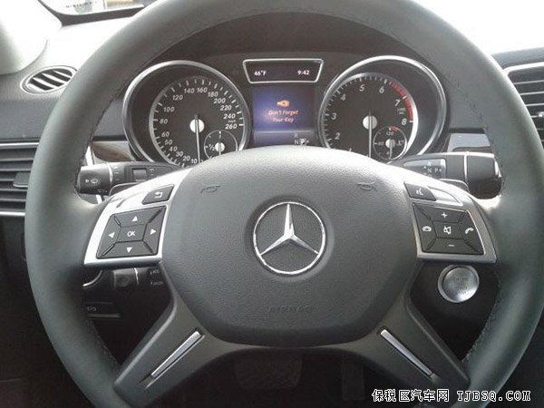 奔馳ML350汽油美規(guī)版 燈光包/全景/19輪/哈曼現(xiàn)車78萬