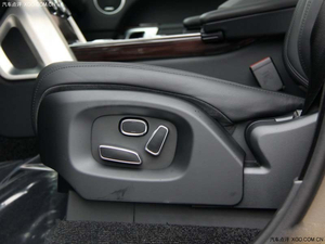 2014款路虎攬勝行政版已到店 現(xiàn)車(chē)持續(xù)最低價(jià)