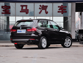 新寶馬X5炫動津城 現(xiàn)車震撼X5最低行情價