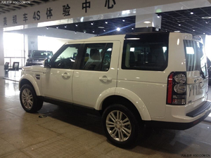 路虎發(fā)現(xiàn)四天津現(xiàn)車個性配置 與經(jīng)典發(fā)現(xiàn)同行