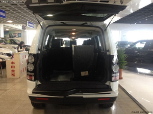 路虎發(fā)現(xiàn)四天津現(xiàn)車個性配置 與經(jīng)典發(fā)現(xiàn)同行
