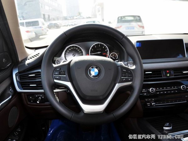悅享進口寶馬X5現(xiàn)車 新年降新X5躍級優(yōu)惠專案