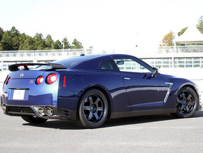 2015款極速日產(chǎn)GTR現(xiàn)車 新戰(zhàn)神GT-R大降來(lái)襲