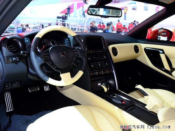 2015款極速日產(chǎn)GTR現(xiàn)車 新戰(zhàn)神GT-R大降來(lái)襲