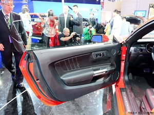 2015款福特野馬2.3T現(xiàn)車 現(xiàn)車四座超跑高調(diào)前衛(wèi)