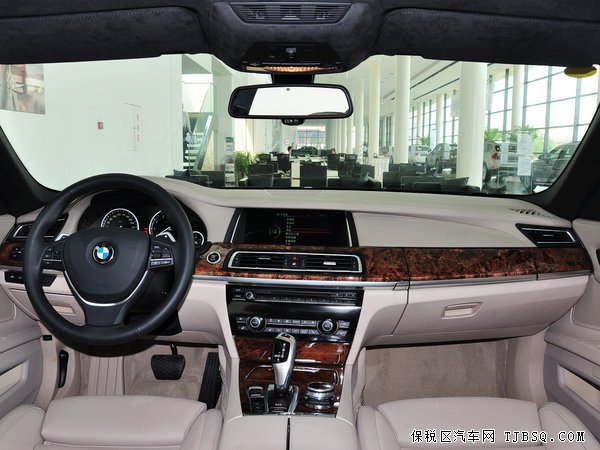 寶馬7系現(xiàn)車雙惠利劍 數(shù)萬豪降7系新貴的追捧
