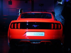 2015款福特野馬3.5 新野馬現(xiàn)車硬頂價格曝光