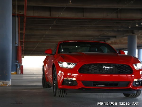 2015款福特野馬3.5 新野馬現(xiàn)車硬頂價格曝光