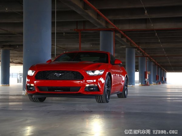 2015款福特野馬3.5 新野馬現(xiàn)車硬頂價格曝光