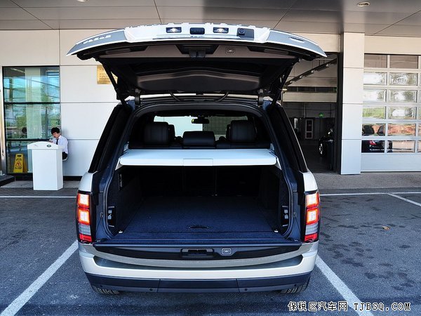 2014款路虎攬勝行政版 現(xiàn)車優(yōu)惠最后沖刺熱賣