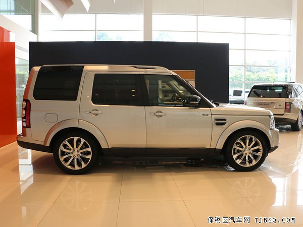 路虎發(fā)現(xiàn)四汽油版現(xiàn)車 總耀特惠新發(fā)現(xiàn)新征程