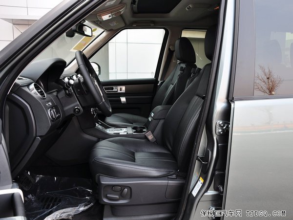 路虎發(fā)現(xiàn)四汽油版現(xiàn)車 總耀特惠新發(fā)現(xiàn)新征程