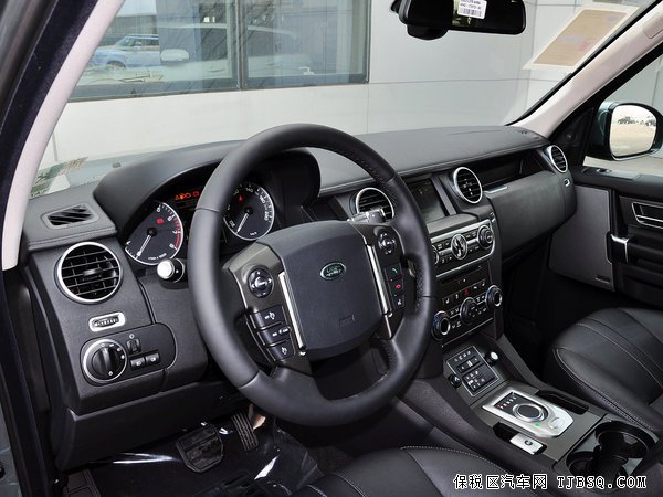 路虎發(fā)現(xiàn)四汽油版現(xiàn)車 總耀特惠新發(fā)現(xiàn)新征程