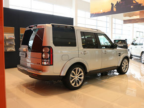 路虎發(fā)現(xiàn)四汽油版現(xiàn)車 總耀特惠新發(fā)現(xiàn)新征程