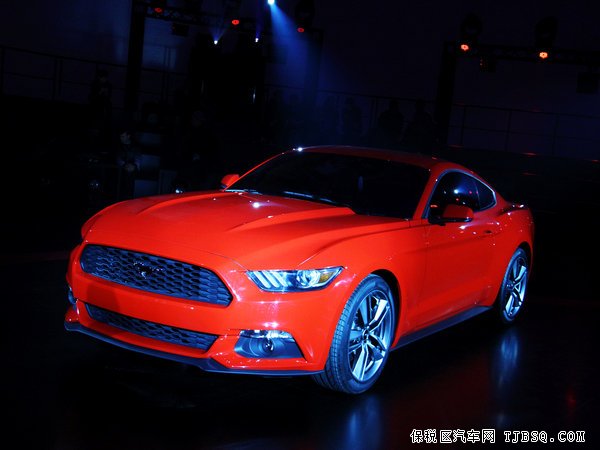 2015款福特野馬2.3T 現(xiàn)車賽道模式野馬性能報(bào)價(jià)