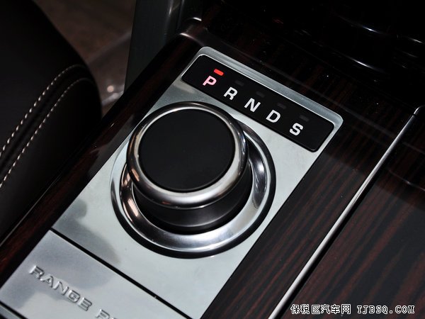 路虎攬勝5.0T加長版現(xiàn)車 獨家報道新攬勝特惠