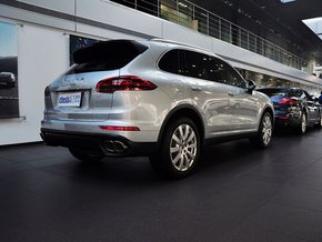 2015款保時捷卡宴 現(xiàn)車春季讓利特惠價新卡宴