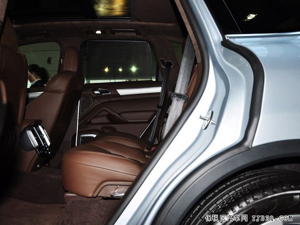 2015款保時捷卡宴 現(xiàn)車春季讓利特惠價新卡宴