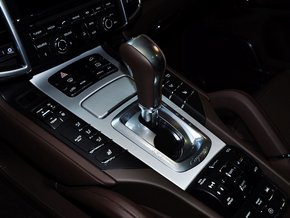 2015款保時捷卡宴 現(xiàn)車春季讓利特惠價新卡宴