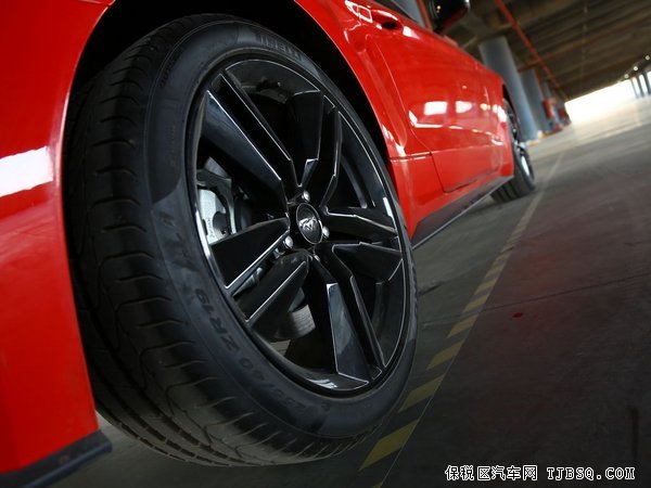 2015款福特野馬現(xiàn)車 增壓馬力新野馬實(shí)拍曝光