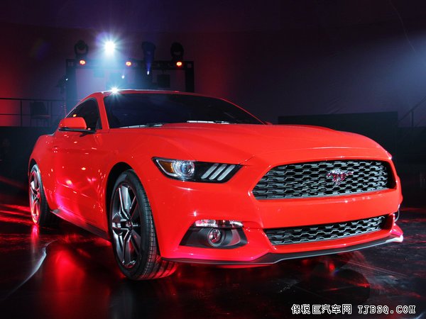 2015款福特野馬現(xiàn)車 增壓馬力新野馬實(shí)拍曝光