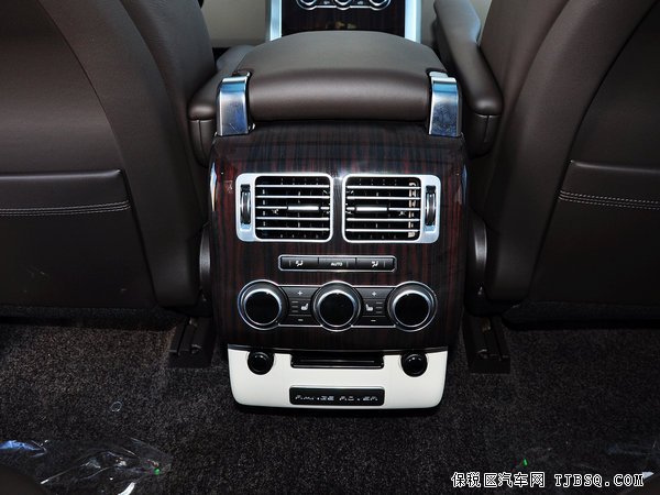 新款路虎攬勝3.0T天津現(xiàn)車低價(jià)特惠熱賣 心跳降價(jià)