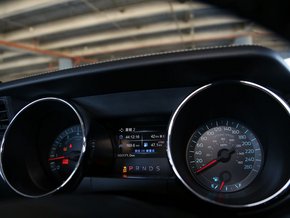 2015款福特野馬2.3T 天津港口展廳現(xiàn)車熱賣促銷