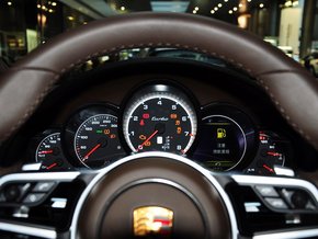 2015款保時捷卡宴現(xiàn)車熱賣 沖銷量價格沖破底線