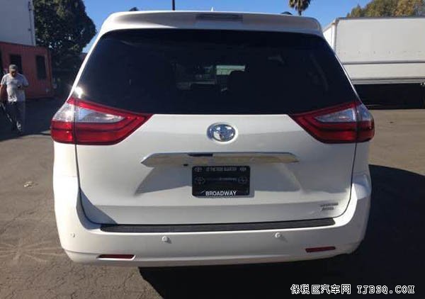 2015款豐田塞納商務車 美規(guī)四驅(qū)標配/頂配現(xiàn)車46萬起