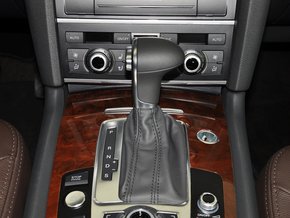 奧迪Q7裝配精良 進(jìn)口美規(guī)版Q7現(xiàn)車低價(jià)熱賣