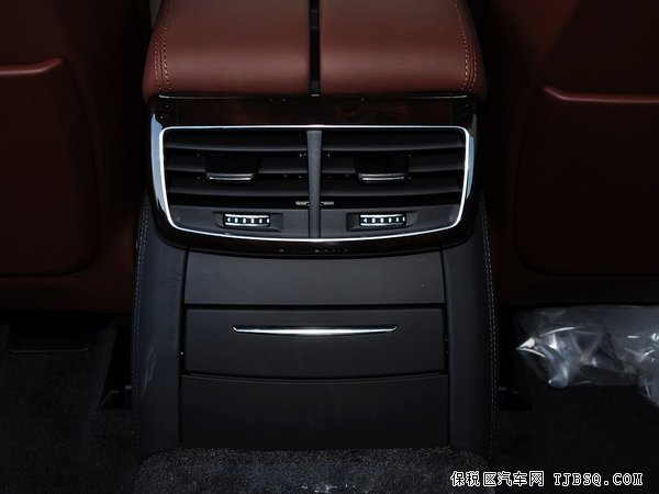 奧迪A8L現(xiàn)車低報價 輕靈車身暖春再降折上折