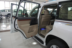 豐田酷路澤4000現(xiàn)車報(bào)價(jià) 低價(jià)榮登銷量冠軍