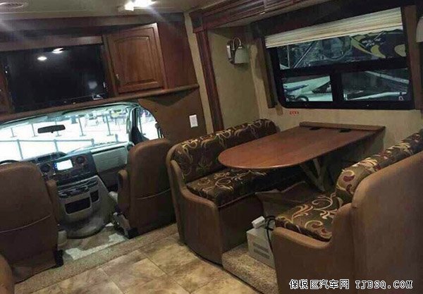 福特E450超級奢華房車 現(xiàn)車超值享車輪上的家