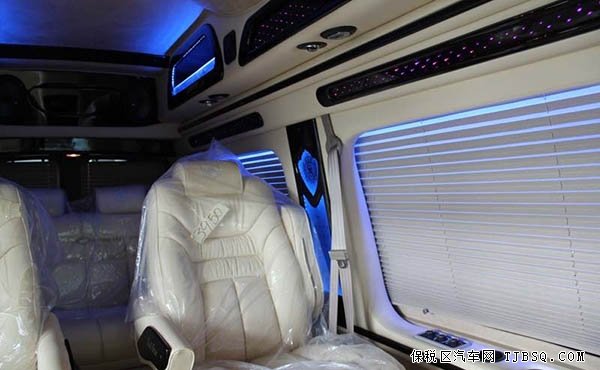 GMC商務(wù)之星5.7米四驅(qū)房車惠動全城 天津現(xiàn)車熱賣